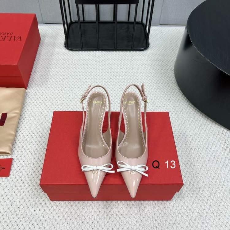 Picture of Valentino Shoes _SKUValentinosz35-408CMYM030820182